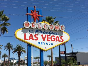 Weltbekannt und bei Touristen auch sehr beliebt. Das Welcome To Las Vegas Schild.